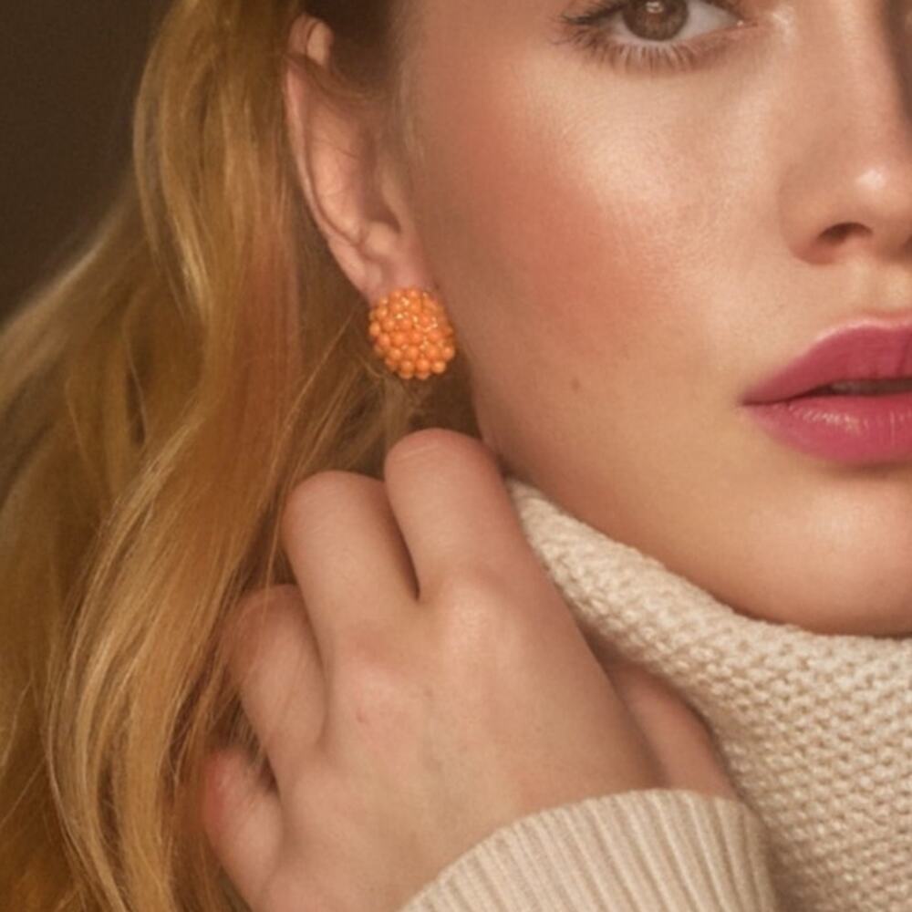 Vintage Coral Cluster Goldtone Screwback Earrings Unbranded Stunning